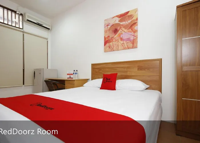 Reddoorz Plus Near Plaza Indonesia Jakarta
