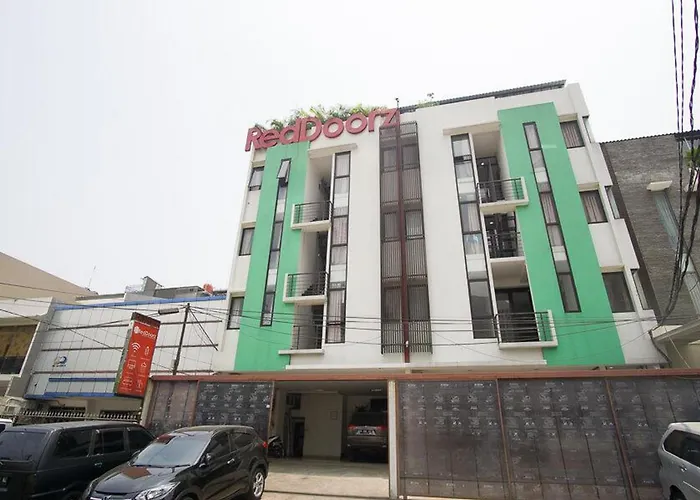 Reddoorz Plus Near Plaza Indonesia Jakarta